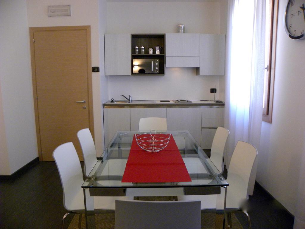 Venice Apartments Dante Mestre Buitenkant foto