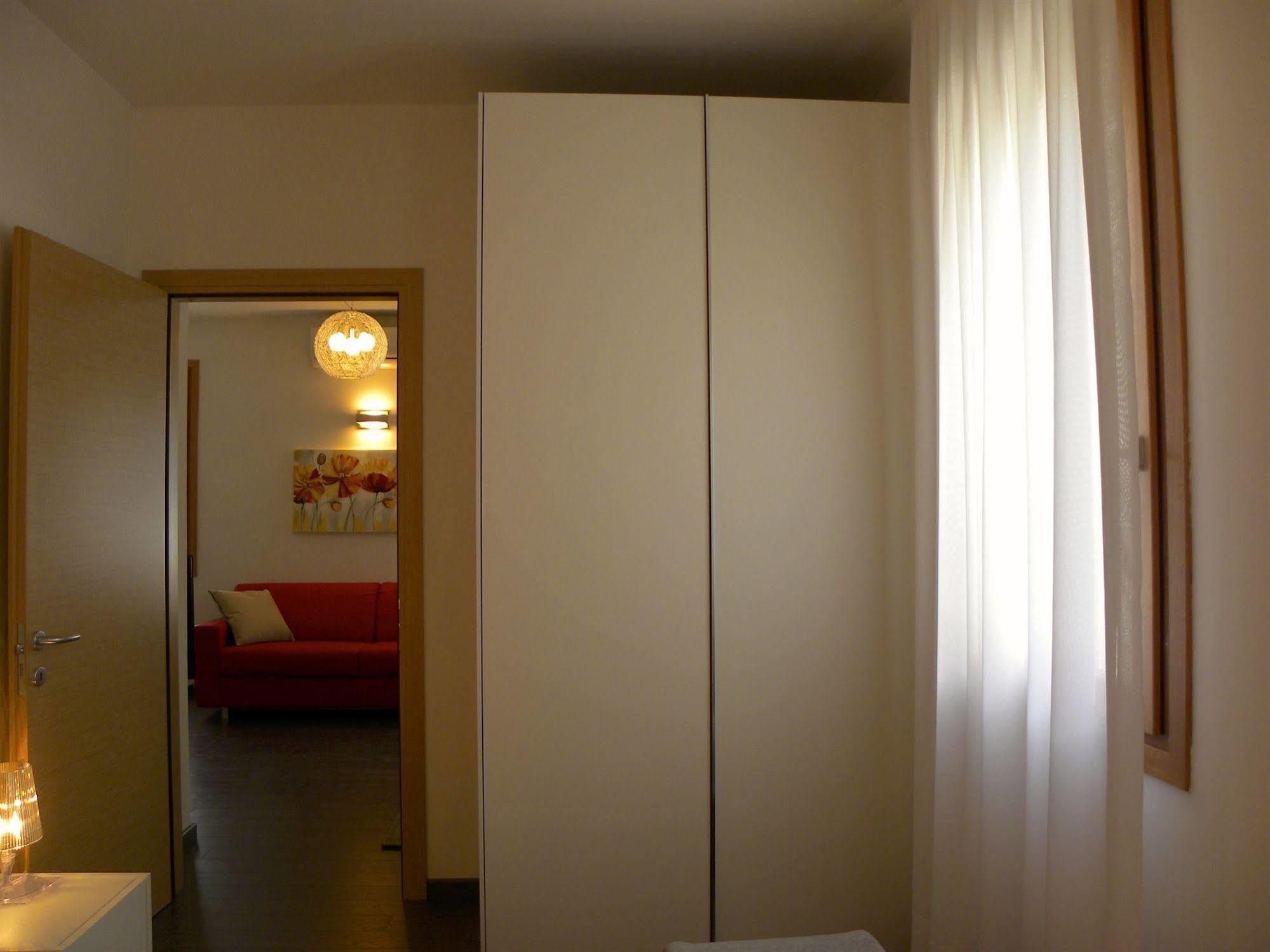 Venice Apartments Dante Mestre Buitenkant foto