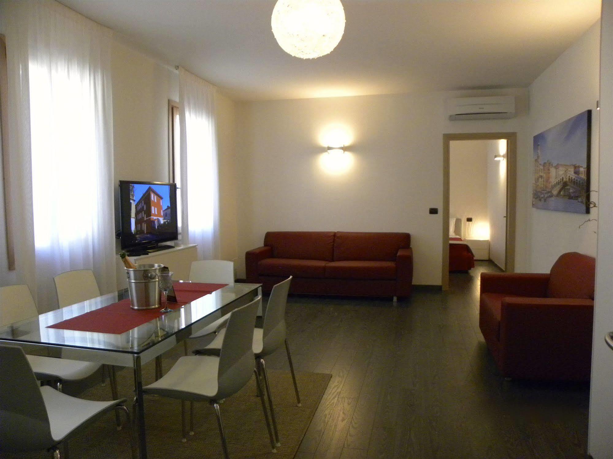 Venice Apartments Dante Mestre Buitenkant foto